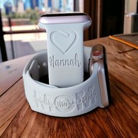 MOM W/ CHILDREN'S NAME OVERLAY & FLORAL BOUQUET